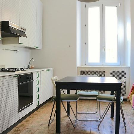S. Ambrogio Cozy Apartment Milan Bagian luar foto
