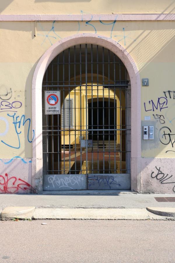 S. Ambrogio Cozy Apartment Milan Bagian luar foto