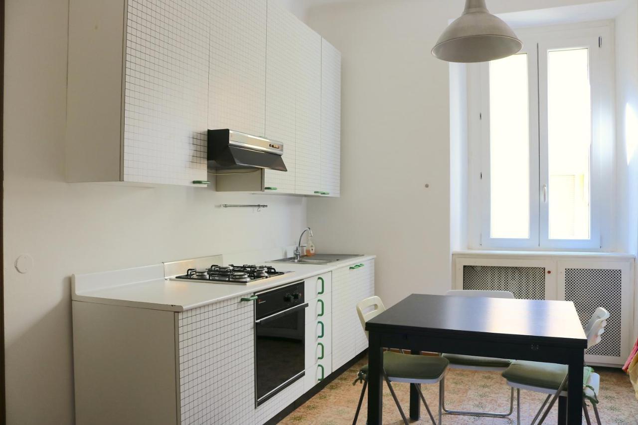 S. Ambrogio Cozy Apartment Milan Bagian luar foto